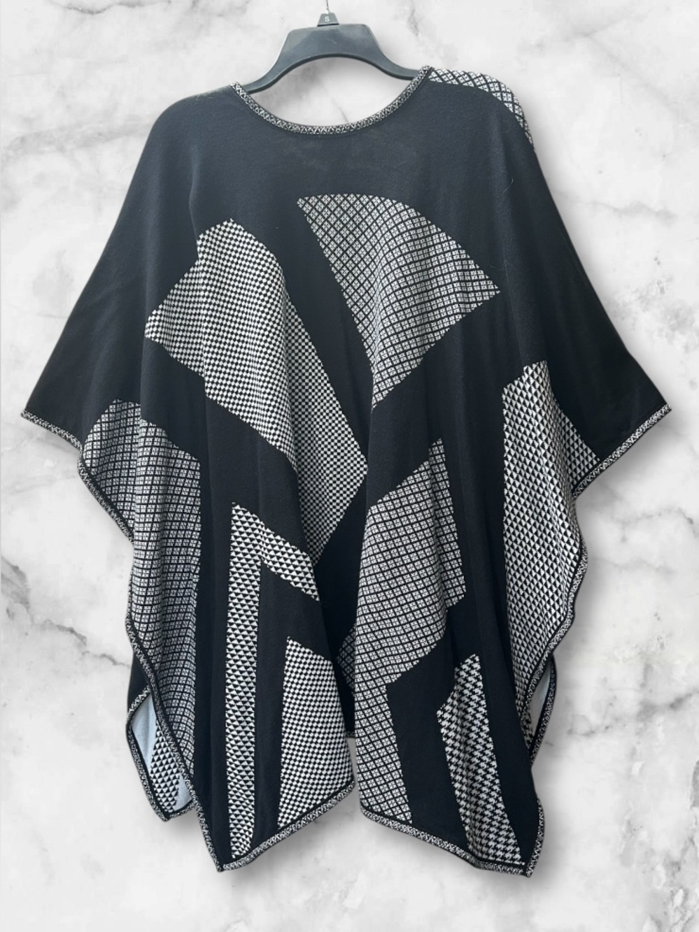Chico’s Black White Open Front Poncho Cape Wrap Houndstooth Geometric One Size - Picture 4 of 9